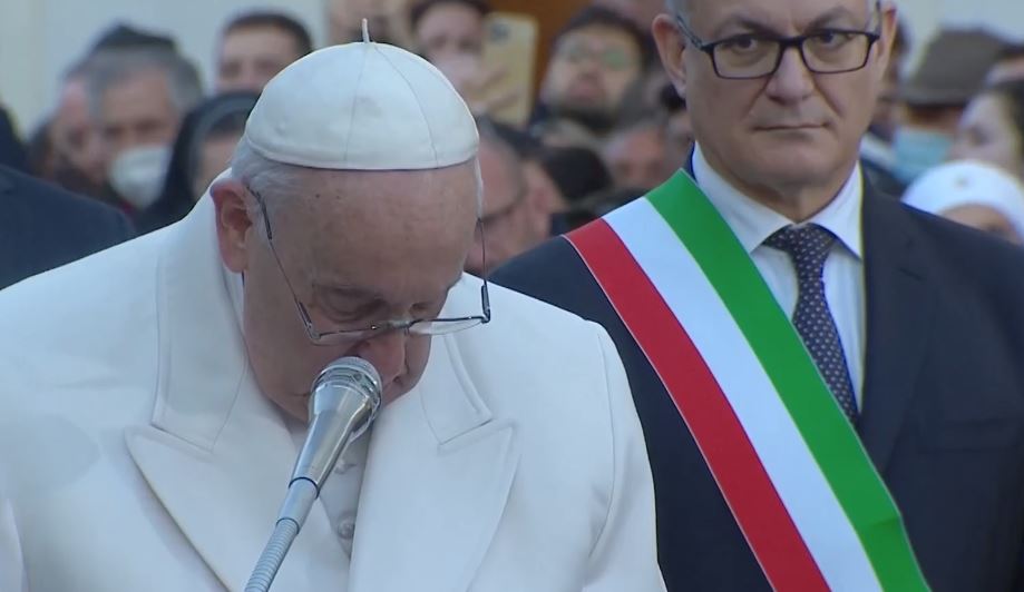 Πάπας Φραγκίσκος: Ξέσπασε σε λυγμούς μιλώντας για τον πόλεμο στην «μαρτυρική Ουκρανία» – ΒΙΝΤΕΟ