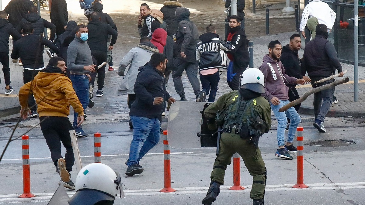 Θεσσαλονίκη: Δρακόντεια μέτρα για την απολογία του αστυνομικού – Κυκλοφοριακές ρυθμίσεις και συγκεντρώσεις από Ρομά