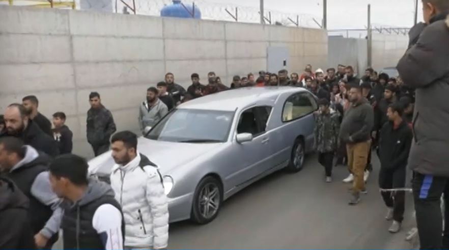 Θεσσαλονίκη: Θρήνος στον οικισμό «Αγία Σοφία» – Έφτασε με πομπή η σορός του 16χρονου