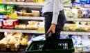 Ακρίβεια: Πώς οι μεγάλες ανατιμήσεις στα τρόφιμα αλλάζουν τις καταναλωτικές συνήθειες