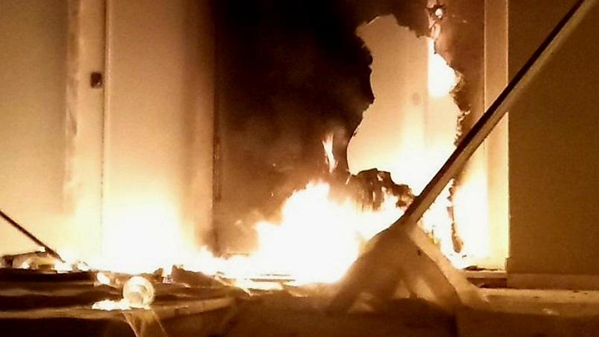 Εξάρχεια: Φωτιά σε νεόκτιστη οικοδομή από μέλη του αντιεξουσιαστικού χώρου