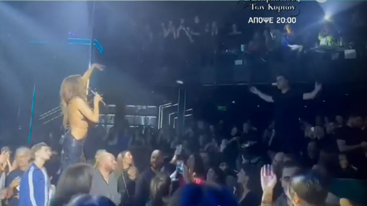 Δέσποινα Βανδή: «Εσύ είσαι ο έρωτας» τραγούδησε στον Βασίλη Μπισμπίκη