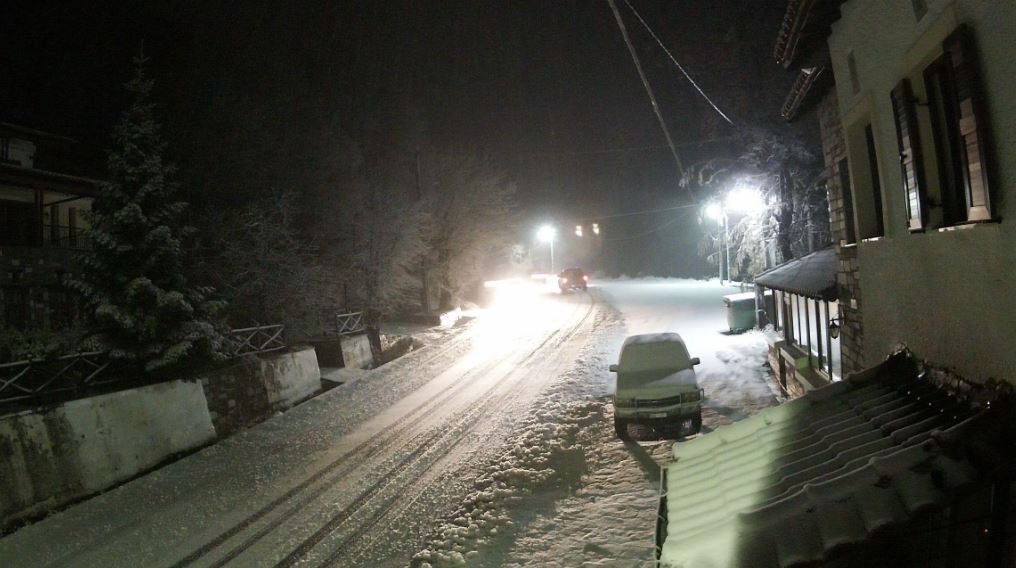 Χιονίζει στο Πήλιο – Κατολίσθηση στο Ανήλιο