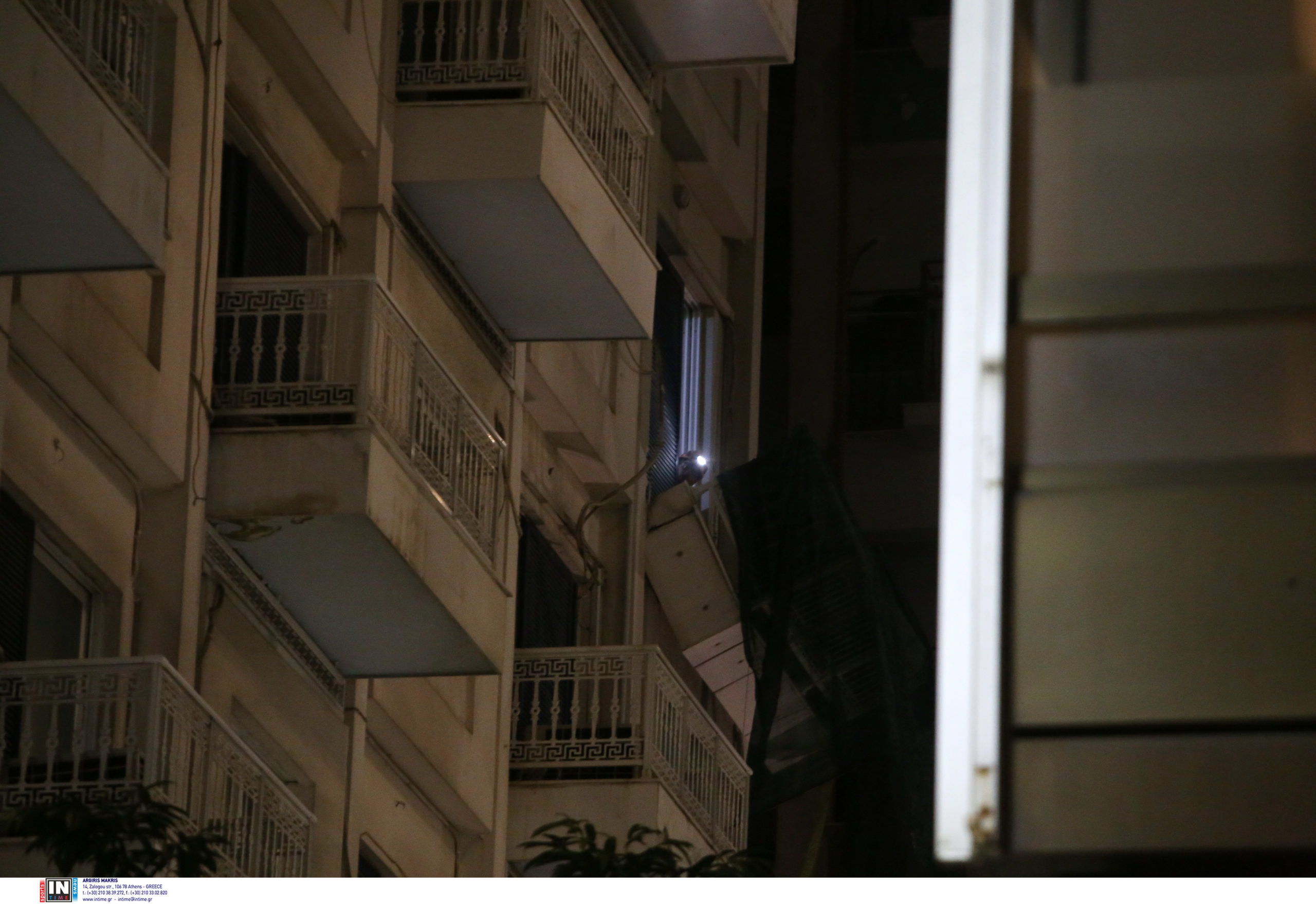 Λεωφόρος Συγγρού: Ξηλώθηκε το μπαλκόνι που «αιωρούταν» για μέρες σε ξενοδοχείο