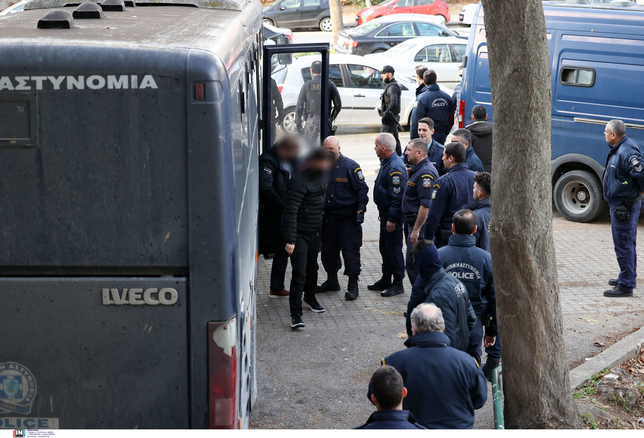 δίκη για Άλκη Καμπανό στη Θεσσαλονίκη