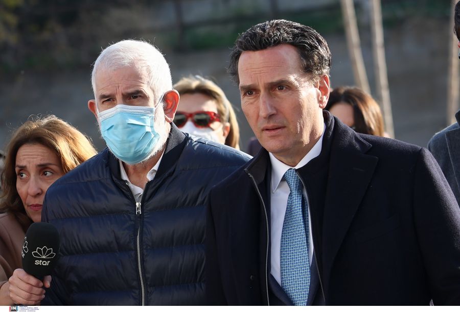 Πέτρος Φιλιππίδης