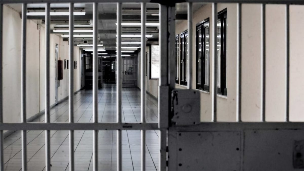 Λάρισα: Χάος στις φυλακές – Κρατούμενοι αρνούνται να επιστρέψουν στα κελιά τους
