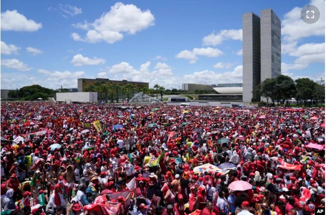 Λούλα: «Θα ανοικοδομήσουμε τη χώρα μαζί με τον βραζιλιάνικο λαό»