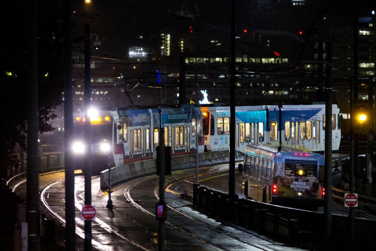 ΗΠΑ: Γυναίκα έσπρωξε κοριτσάκι στις ράγες του τρένου