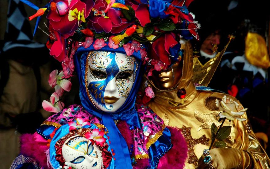 Πότε πέφτουν οι Απόκριες 2023 – Οι αργίες και τα τριήμερα του έτους