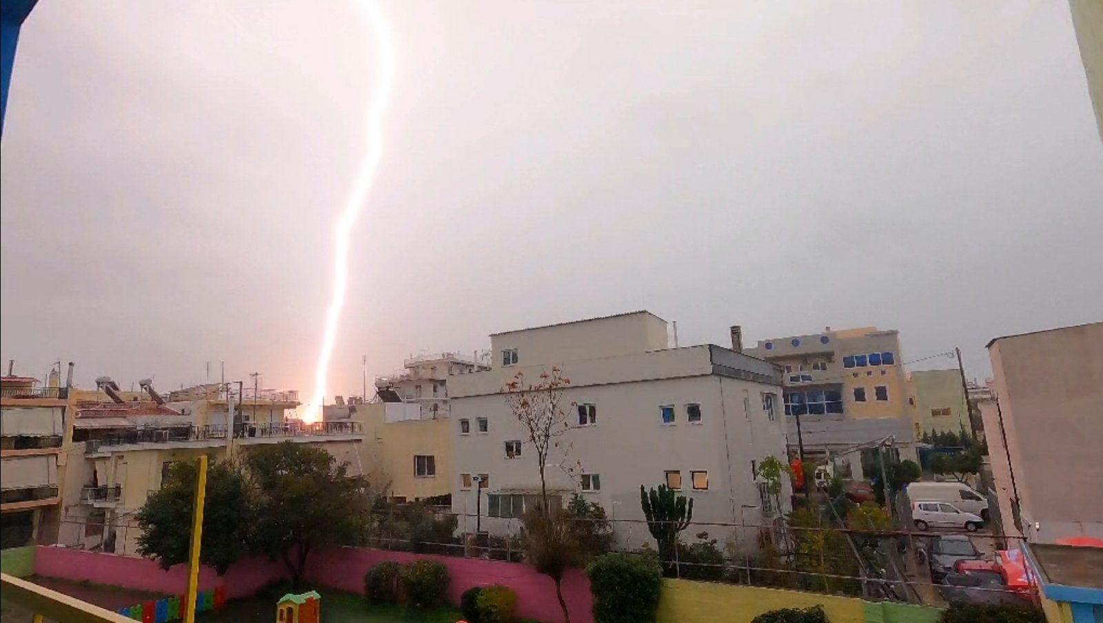 αστραπή κακοκαιρία