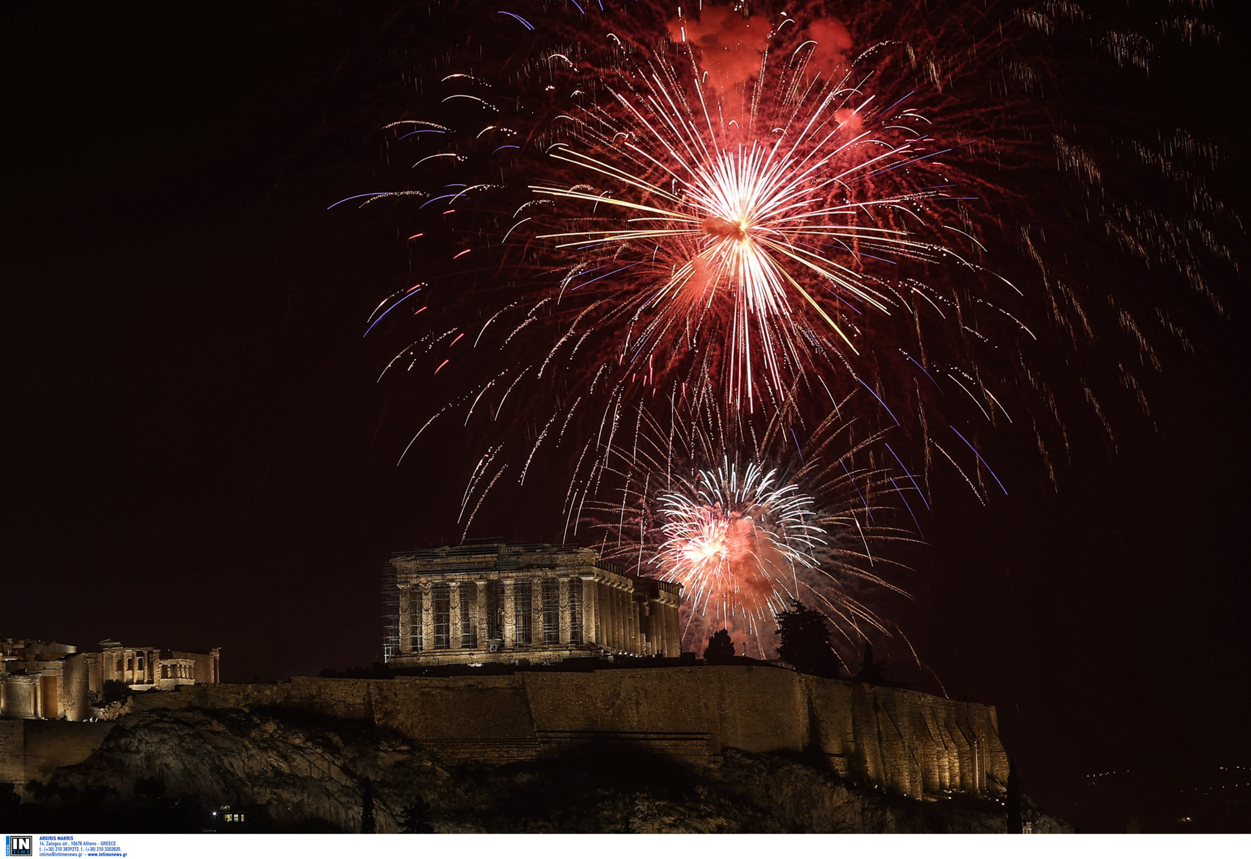 Αθήνα: Υποδέχτηκε το 2023 με φαντασμαγορικό σόου – Πάρτι έως το πρωί στην Βαρβάκειο