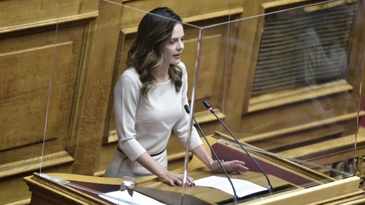 Πρόταση δυσπιστίας – Έφη Αχτσιόγλου: Όσα είπε ο κ. Βορίδης εκθέτουν ακόμα περισσότερο την κυβέρνηση