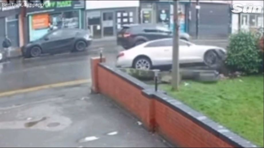 Μάντσεστερ: Οδηγός έπεσε με το αυτοκίνητο πάνω σε οδηγό μηχανής… για εκδίκηση – Συγκλονιστικό ΒΙΝΤΕΟ