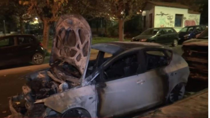 φωτιά σε αυτοκίνητο στο Κουκάκι