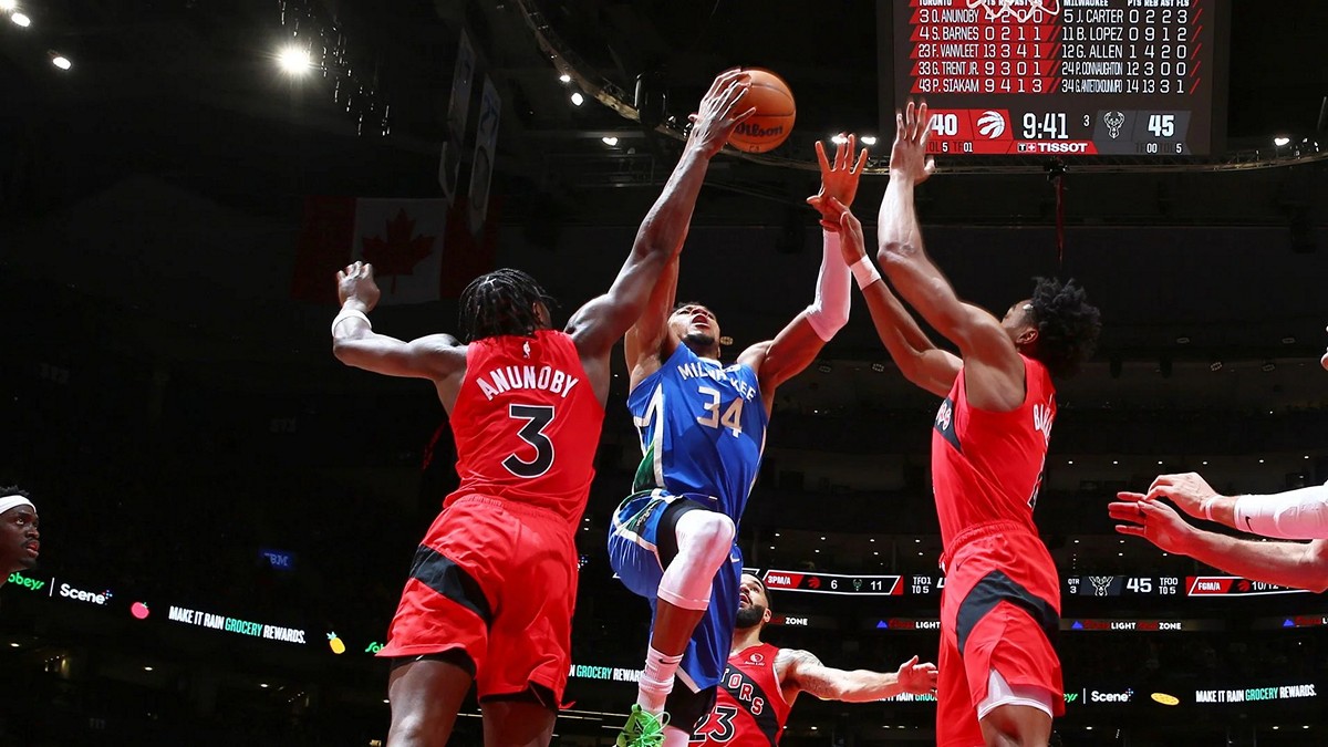 Ράπτορς – Μπακς 101-104 (παρ): Ο Γιάννης μπήκε σε… MVP mode και οδήγησε το Μιλγουόκι σε νίκη