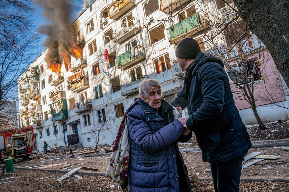 Ζελένσκι: Ζητεί βαριά όπλα από τη Δύση μετά τους σημερινούς βομβαρδισμούς σε όλη την Ουκρανία