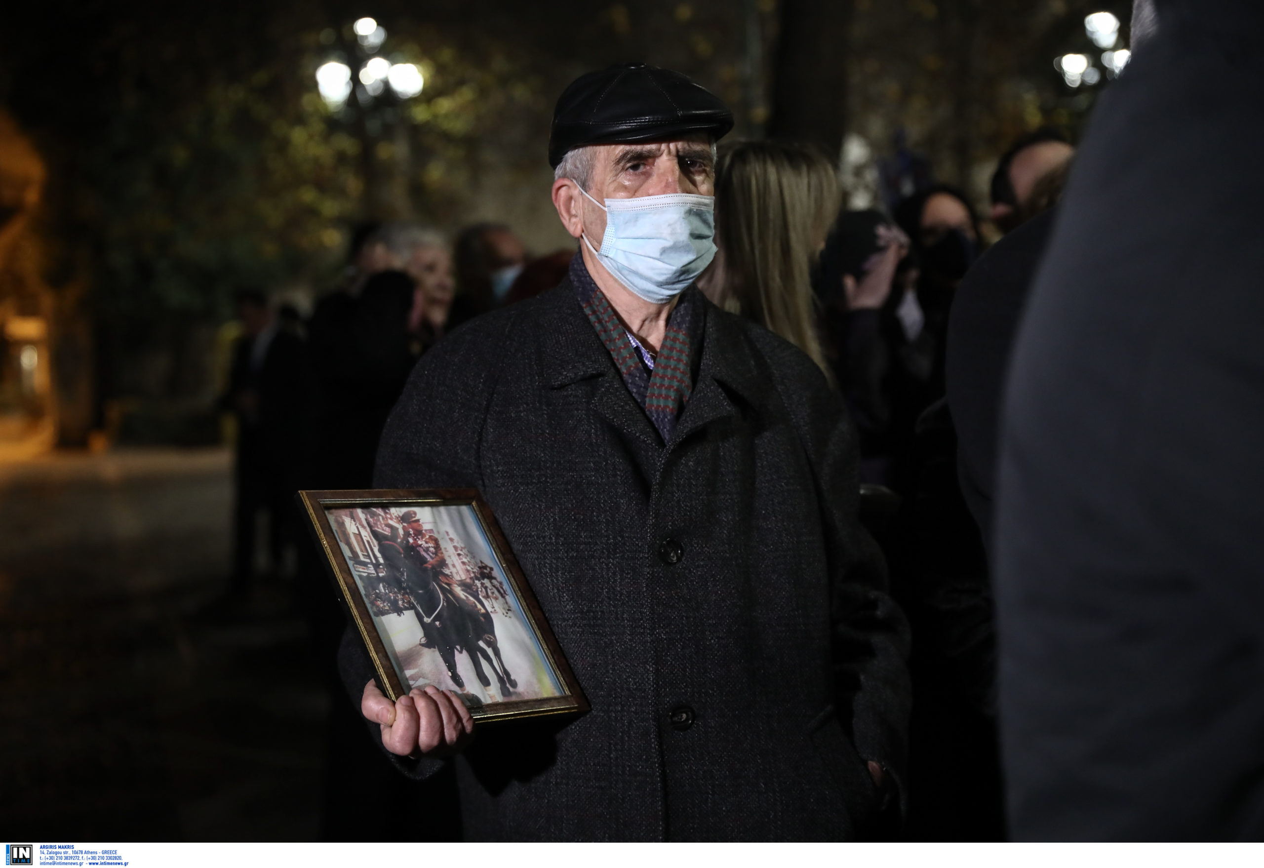 λαϊκό προσκύνημα τέως βασιλιά