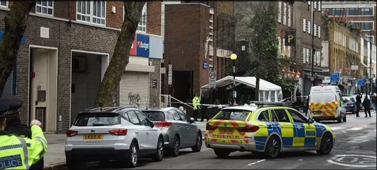 Πυροβολισμοί σε κηδεία στο Λονδίνο – Τέσσερις τραυματίες