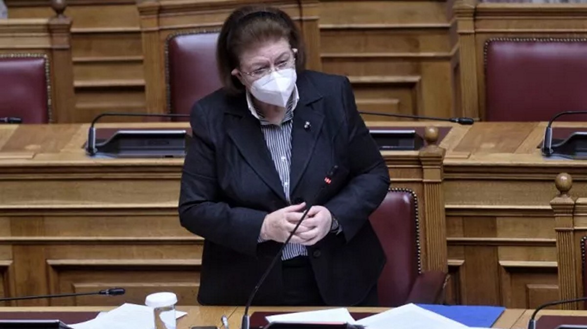 Πρόταση δυσπιστίας – Λίνα Μενδώνη: «Ευτυχώς, εις τας Αθήνας πρωθυπουργός είναι ο Κυριάκος Μητσοτάκης»