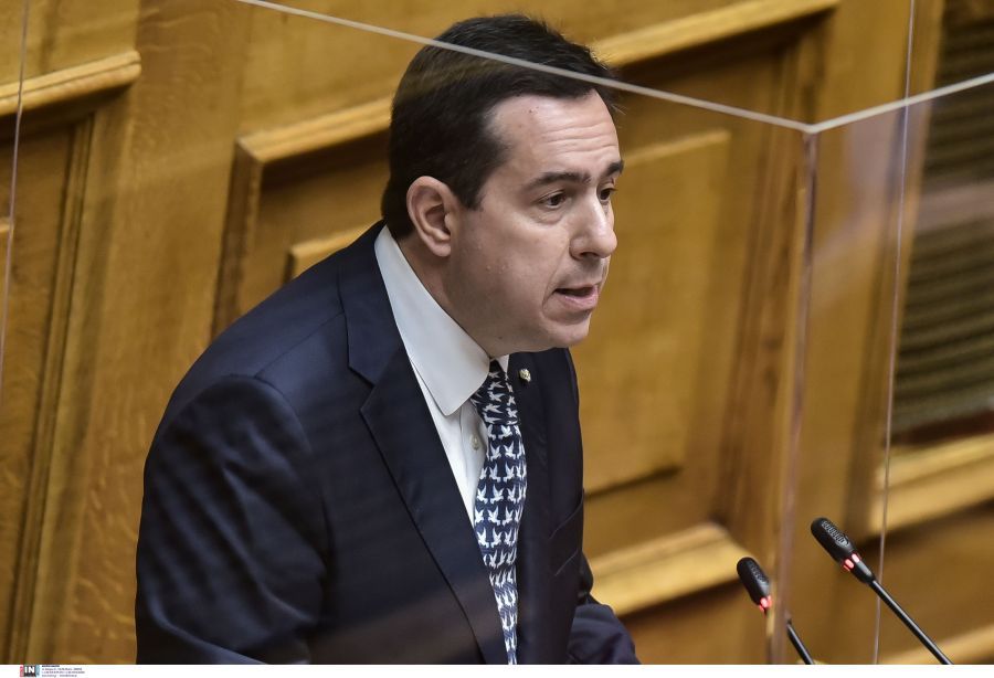 Νότης Μηταράκης