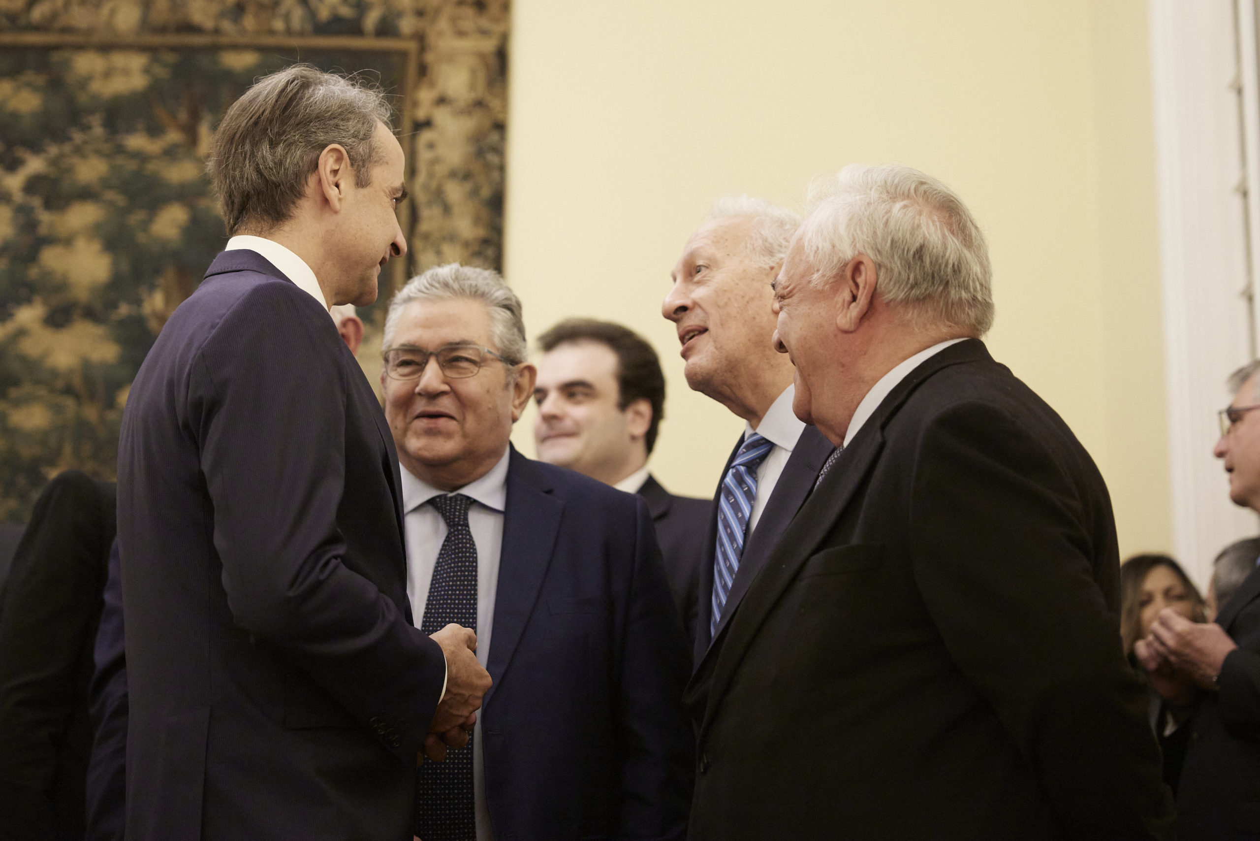 Μητσοτάκης-Κουτσούμπας