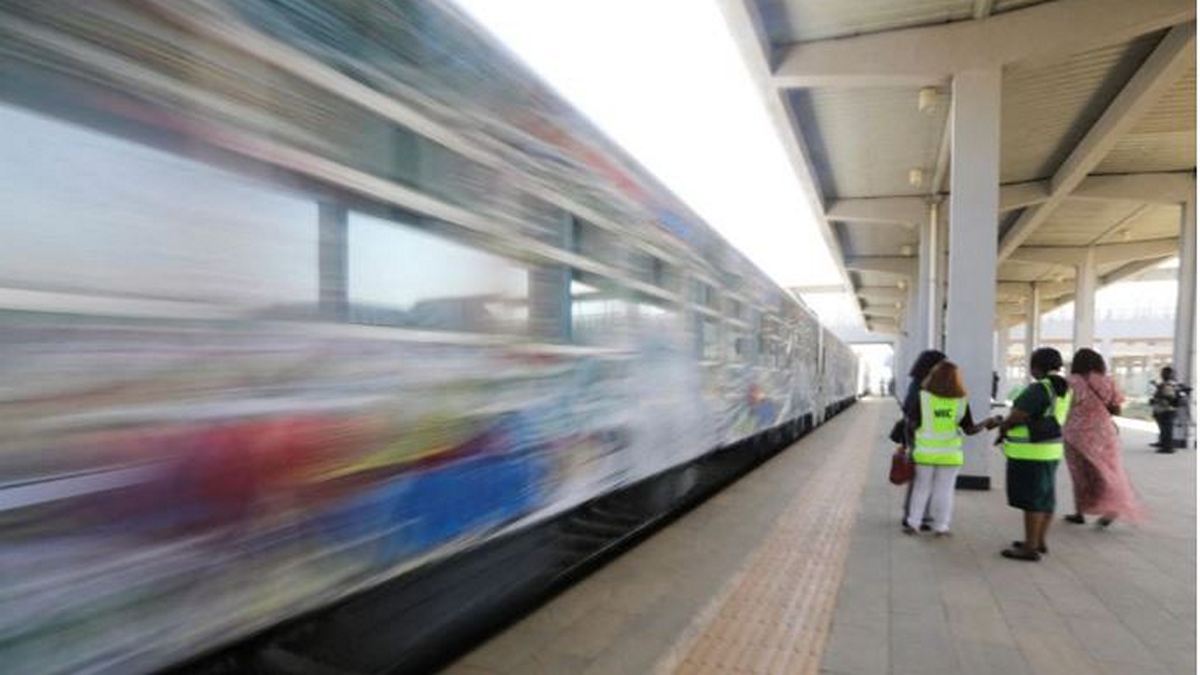 Νιγηρία: Ένοπλοι απήγαγαν περισσότερα από 30 άτομα σε σιδηροδρομικό σταθμό