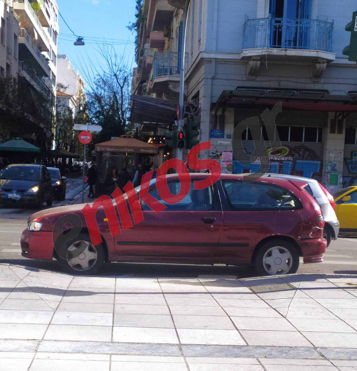 Παρκάρισμα στην Πλατεία Βικτωρίας