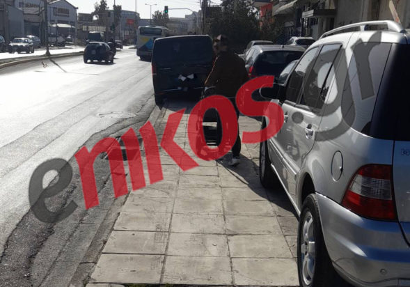 Παρκάρισμα Θηβών Καρότσι