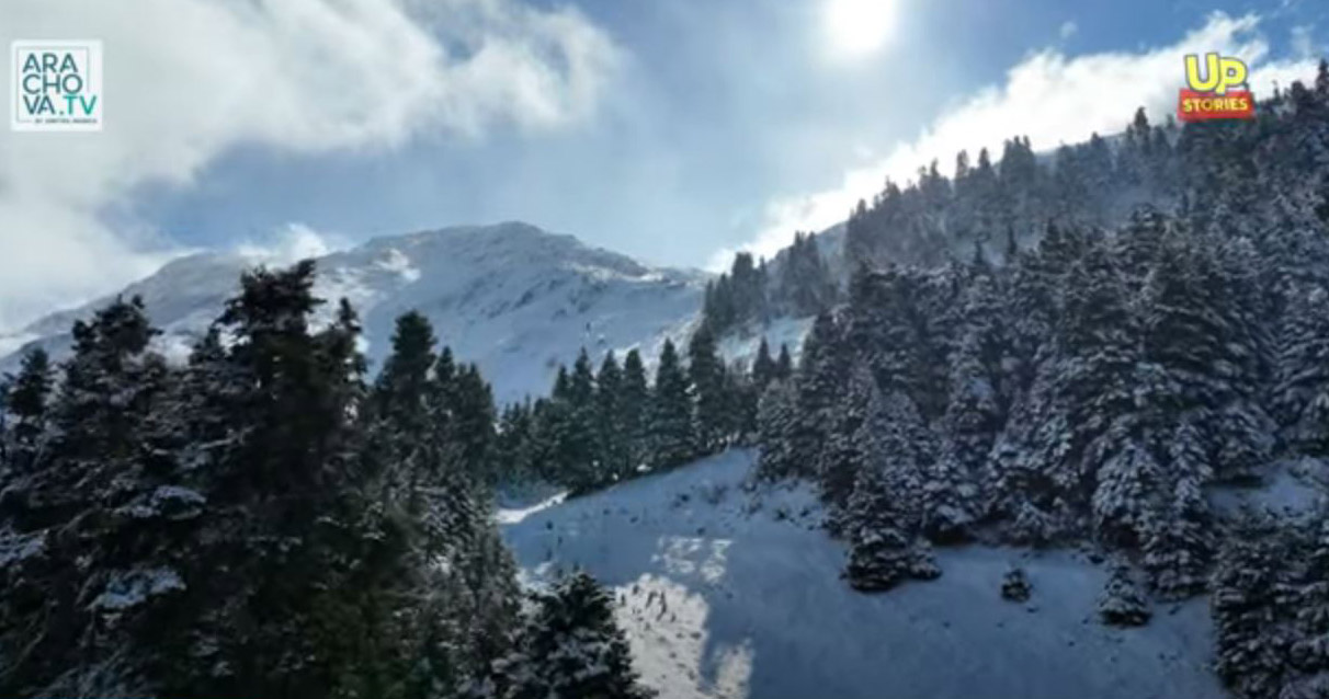 Χιόνισε επιτέλους στον Παρνασσό – Βίντεο από drone με το λευκό τοπίο που «κόβει» την ανάσα