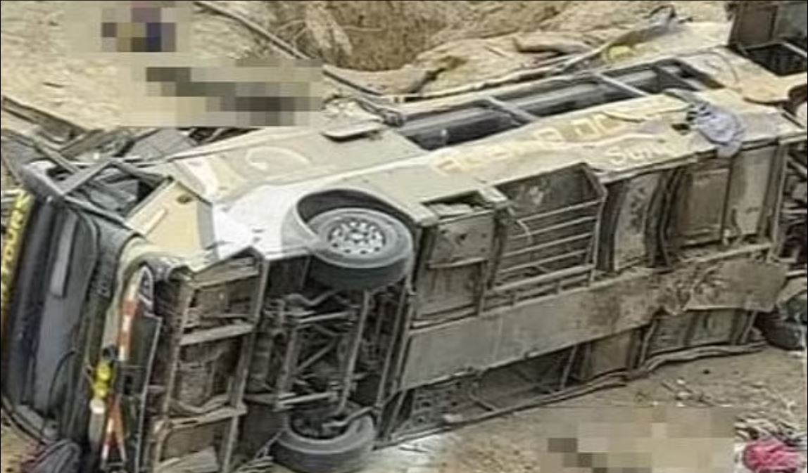 Περού: Τραγωδία με 25 νεκρούς από πτώση λεωφορείου σε γκρεμό