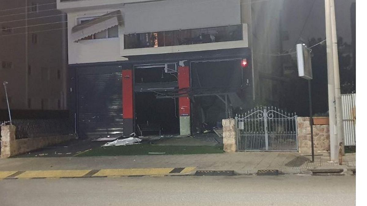 Έκρηξη σε πλυντήριο αυτοκινήτων στη Γλυφάδα – Μεγάλες υλικές ζημιές