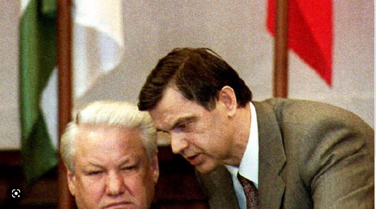 Ρωσία: Πέθανε ο Ρουσλάν Χασμπουλάτοφ, πρωταγωνιστής της συνταγματικής κρίσης του 1993