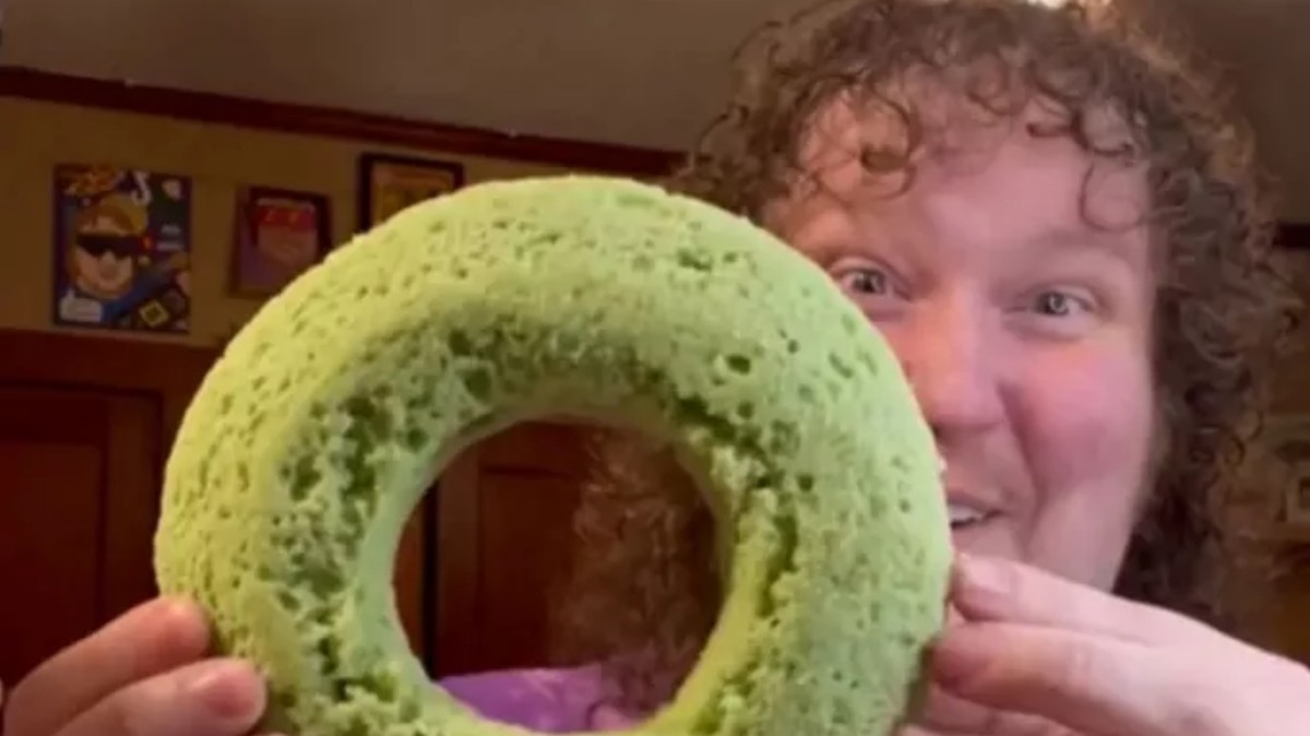 Θλίψη για τον 33χρονο TikToker που έτρωγε ασυνήθιστα και ληγμένα τρόφιμα – Τα βίντεο με τα περισσότερα views