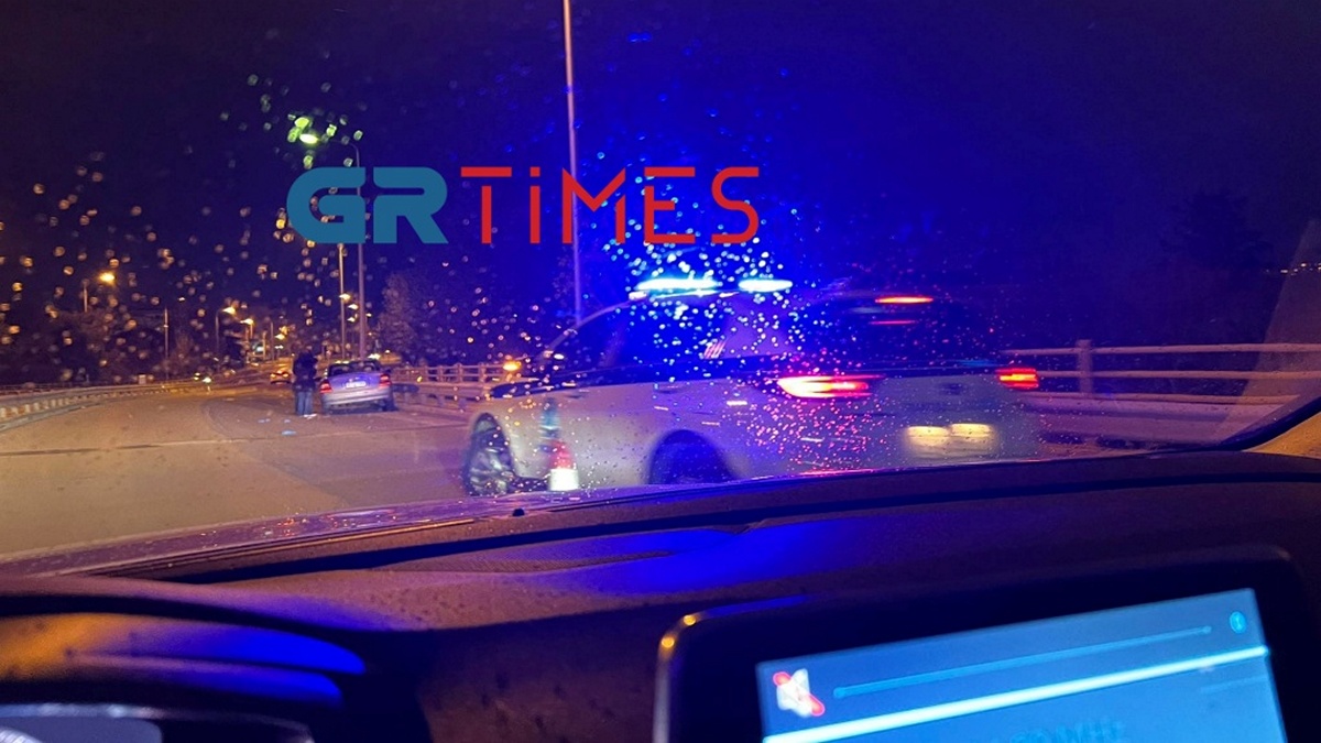 Τροχαίο στην Θεσσαλονίκη: Οδηγός έχασε τις αισθήσεις του και προσέκρουσε στις προστατευτικές μπάρες