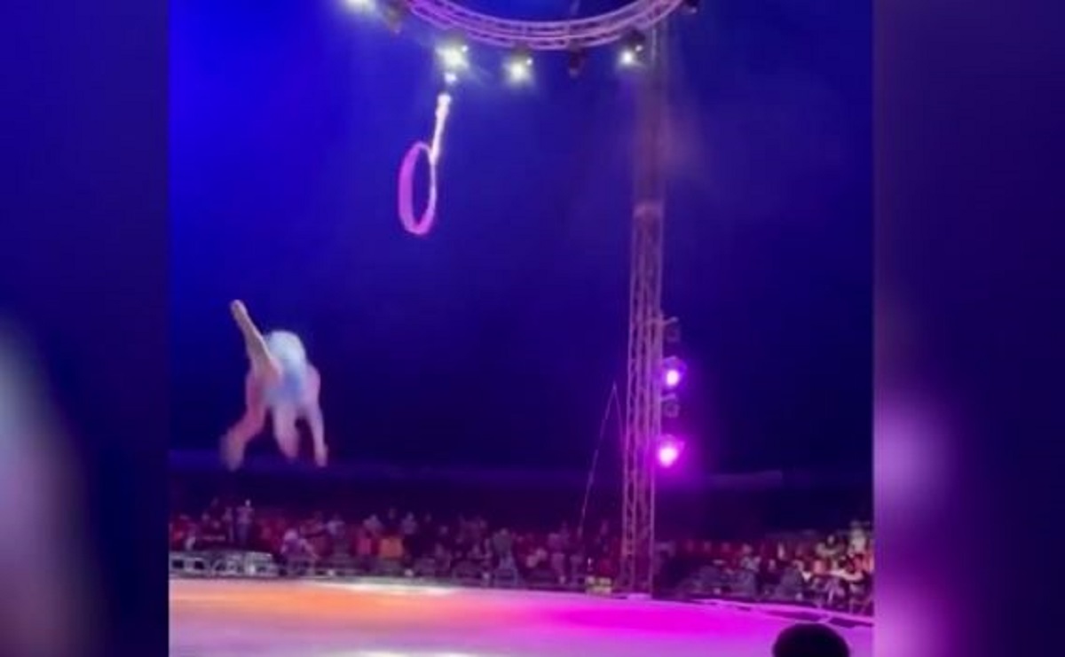 Μεξικό: Η τρομακτική στιγμή που ακροβάτισσα πέφτει στο κενό από μεγάλο ύψος – ΒΙΝΤΕΟ