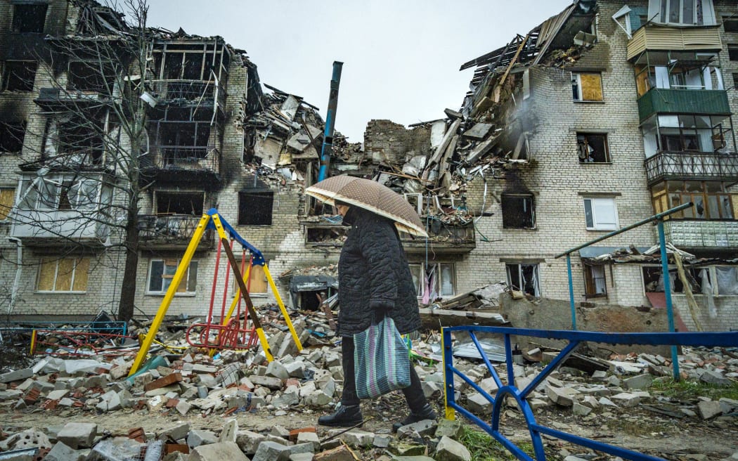 Ουκρανία: Πολύνεκρη επίθεση στο κατεχόμενο Ντονέτσκ – Επλήγη κτίριο με Ρώσους στρατιώτες και πυρομαχικά