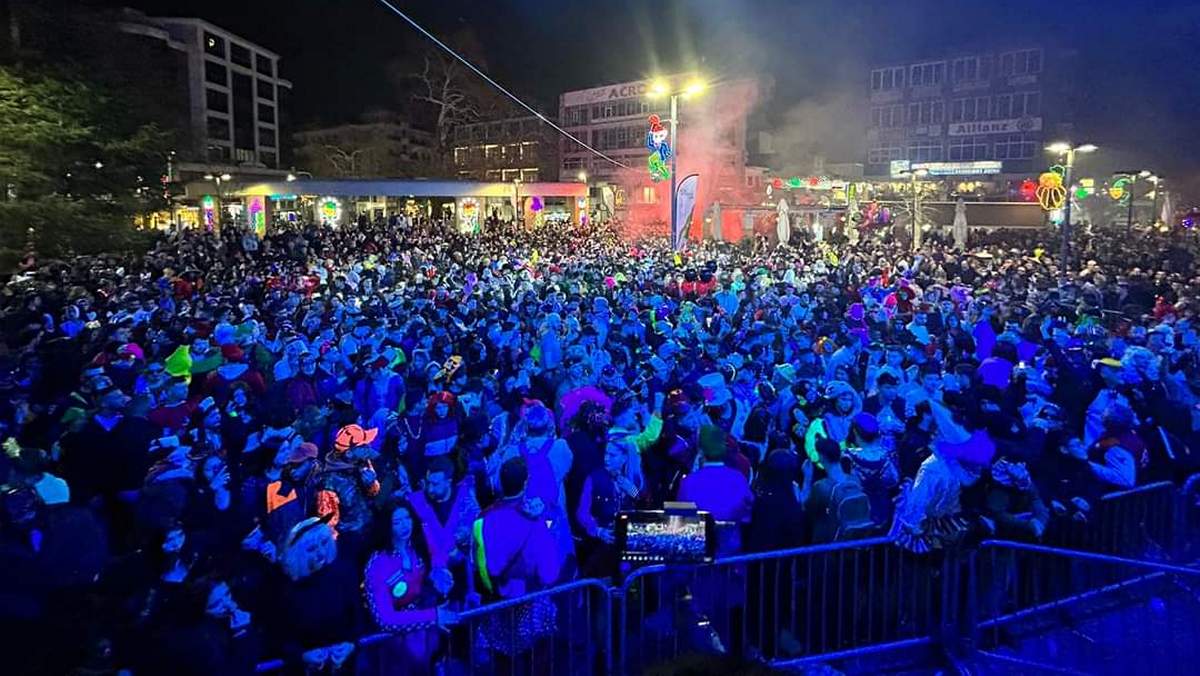 Ξάνθη: Χιλιάδες καρναβαλιστές έκαναν τη νύχτα ημέρα