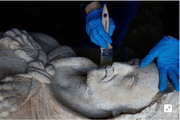 Αγαλμα Δέκιου