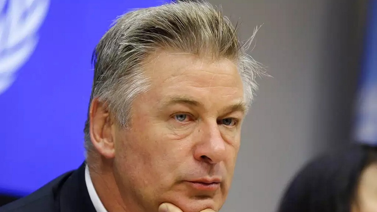 Ο Άλεκ Μπάλντουιν κατηγορείται επίσημα για ανθρωποκτονία από αμέλεια