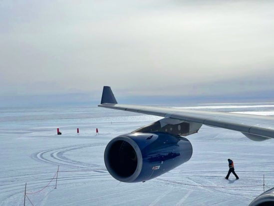 Προσγείωση Ανταρκτική