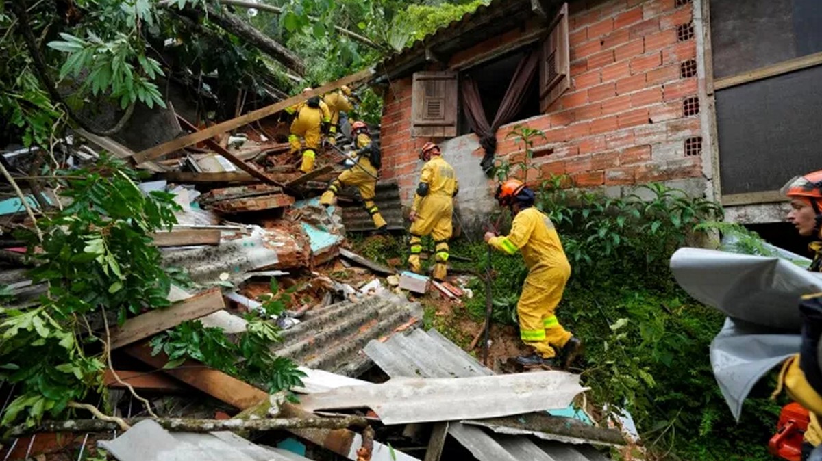 Τουλάχιστον 50 νεκροί από τις πλημμύρες στη Βραζιλία