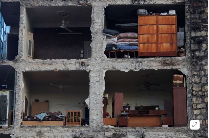 Σεισμός στην Τουρκία: Η απόγνωση στα συντρίμμια – Φωνάζουν οι επιζώντες, αλλά δεν υπάρχει βοήθεια