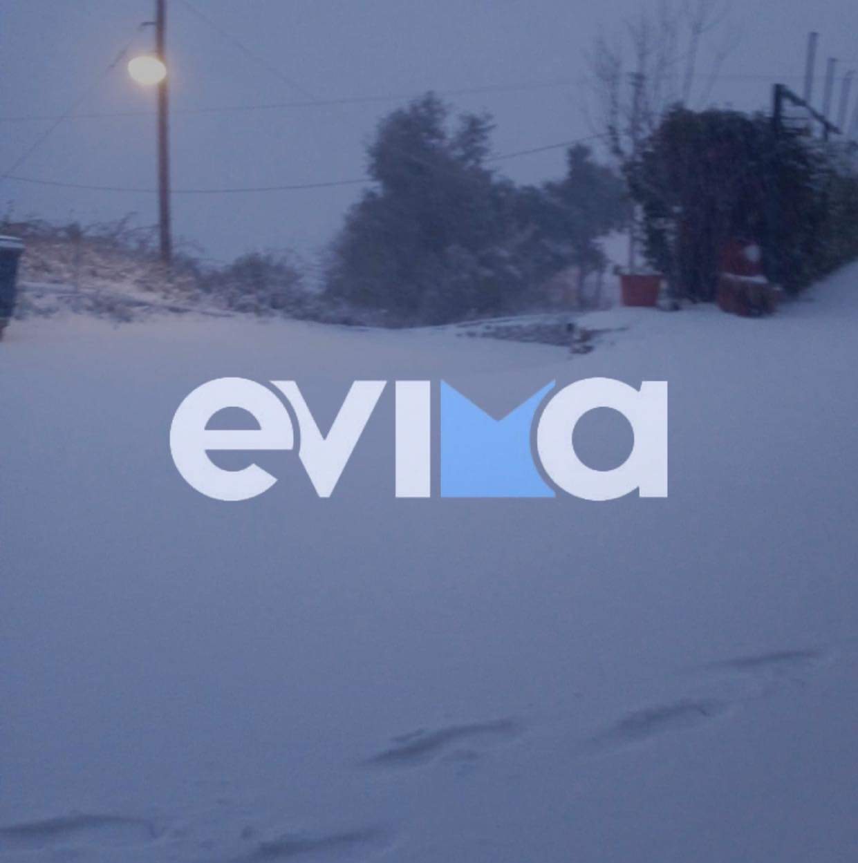 Κακοκαιρία «Μπάρμπαρα»: Πούλμαν με 40 επιβάτες εγκλωβίστηκε σε καταφύγιο της Εύβοιας