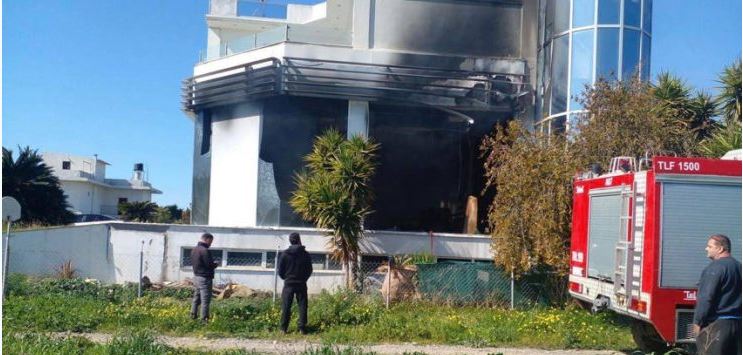 Φωτιά σε αντιπροσωπεία στο Ηράκλειο