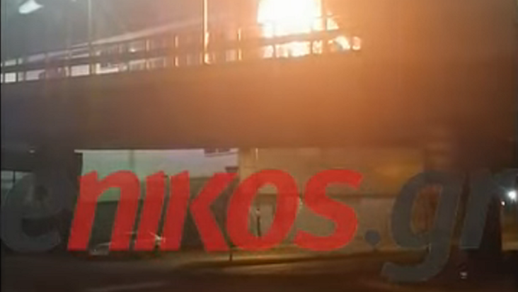 Πέτρου Ράλλη Φωτιά σε αυτοκίνητο