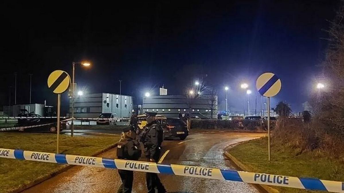 Βόρεια Ιρλανδία: Πυροβολισμός αστυνομικού εκτός υπηρεσίας κατά τη διάρκεια προπόνησης ποδοσφαίρου