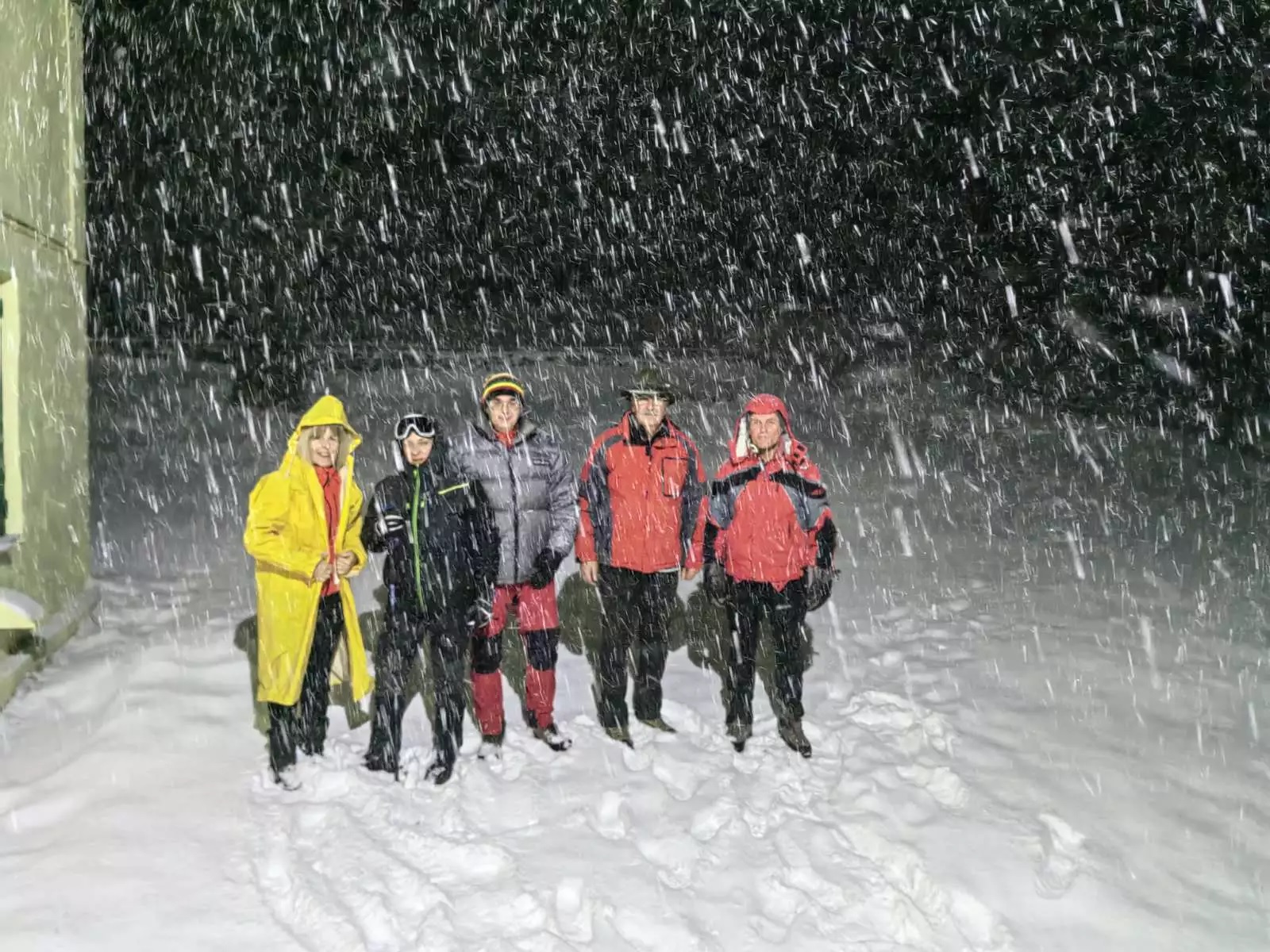 Αίσιο τέλος στην περιπέτεια των εννέα ατόμων που παγιδεύτηκαν στο χιόνι στον Κίσσαβο