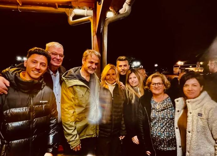 Κυριάκος Μητσοτάκης: Διήμερη απόδραση με την σύζυγό του στο Μέτσοβο – Πεζοπορία, ποδήλατο και επαφές για το ψηφοδέλτιο