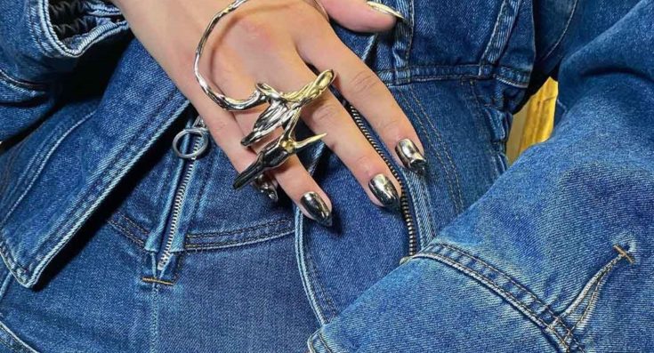 νύχια μανικιούρ